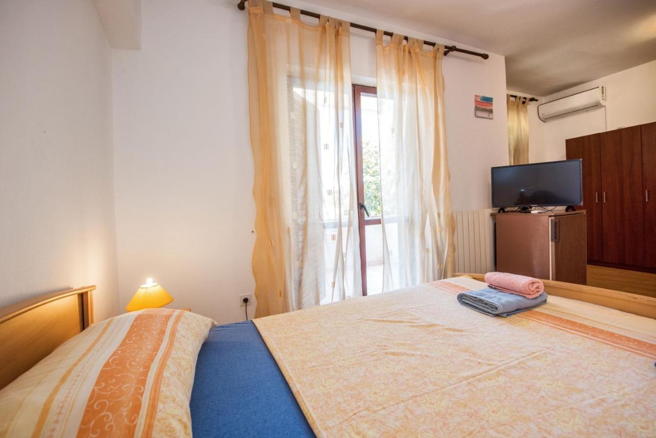 Two Bed Rooms Fortuna Near The Beach Poreč Exterior foto