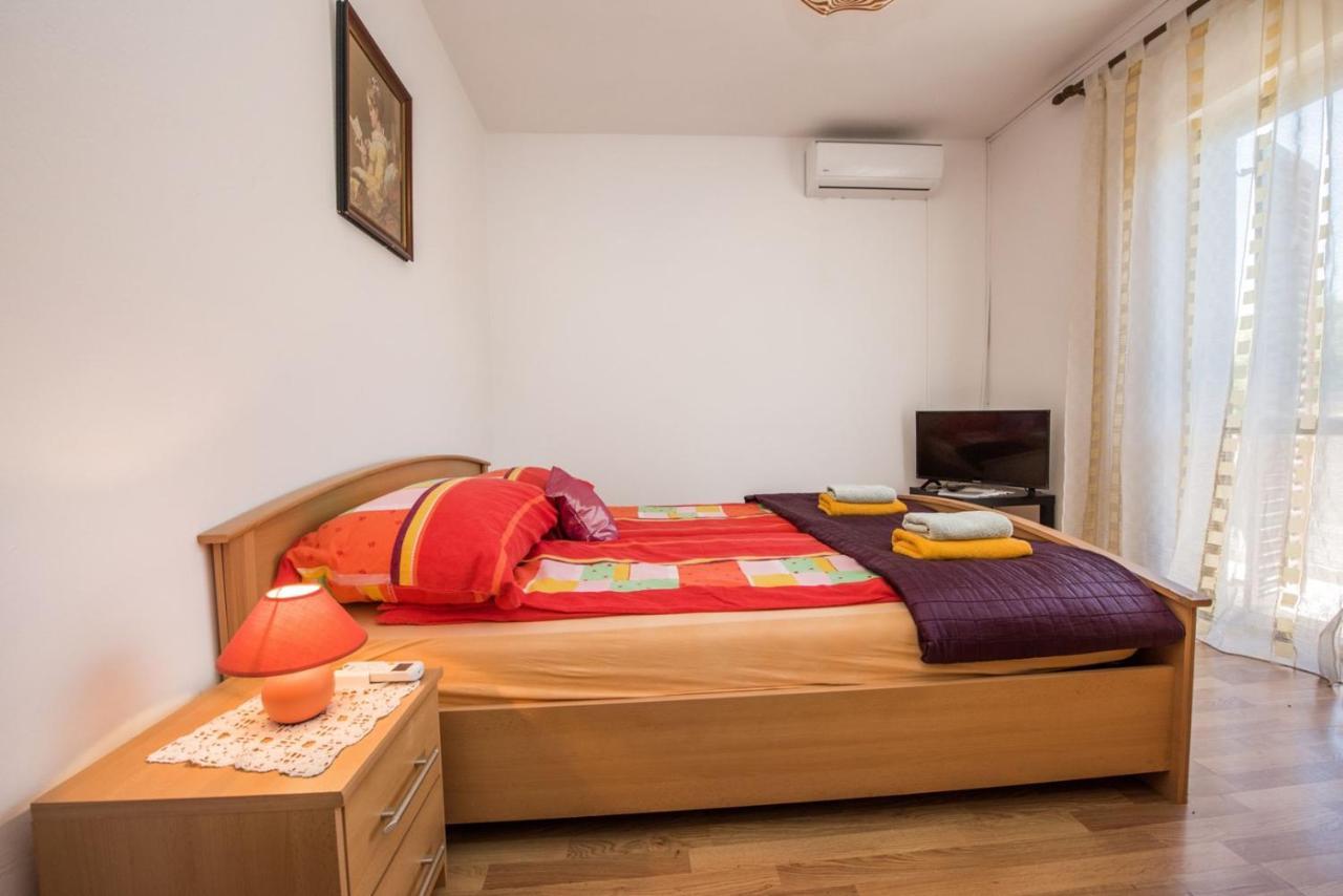 Two Bed Rooms Fortuna Near The Beach Poreč Exterior foto